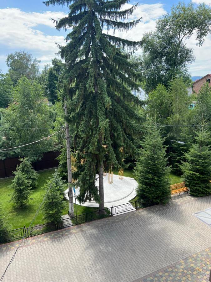 Готель Баронський Двір Chernivtsi Luaran gambar