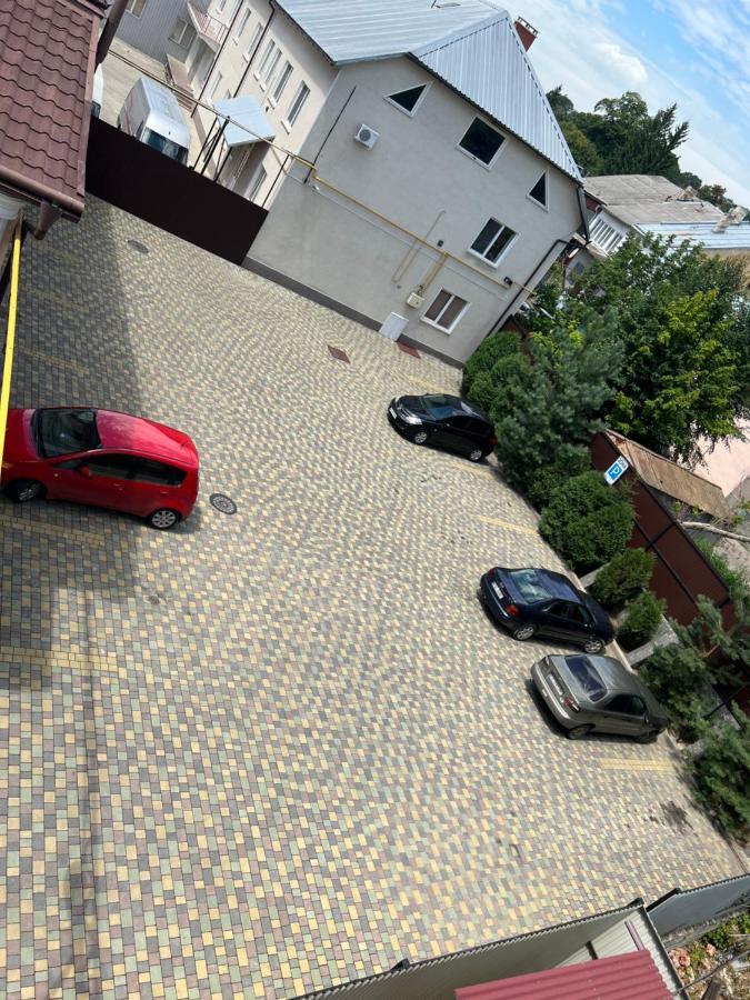 Готель Баронський Двір Chernivtsi Luaran gambar