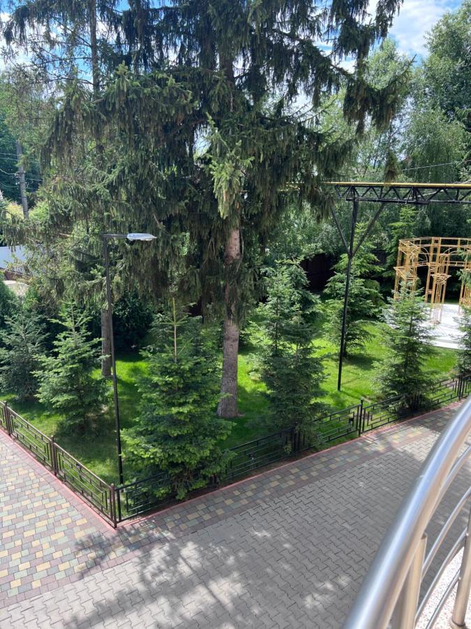 Готель Баронський Двір Chernivtsi Luaran gambar