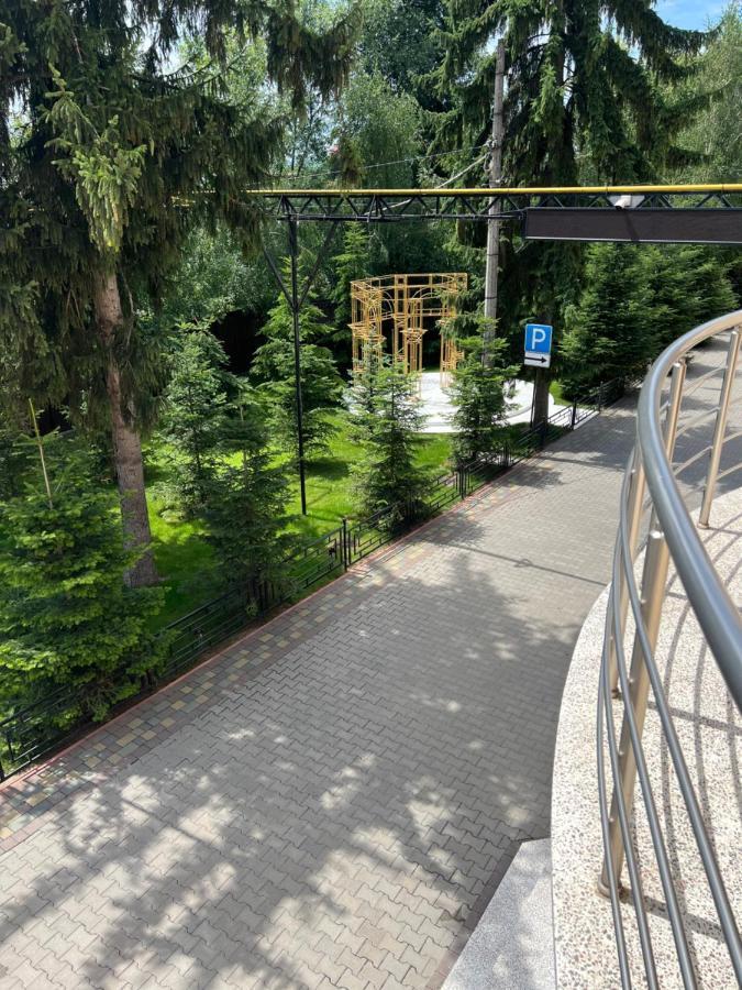 Готель Баронський Двір Chernivtsi Luaran gambar