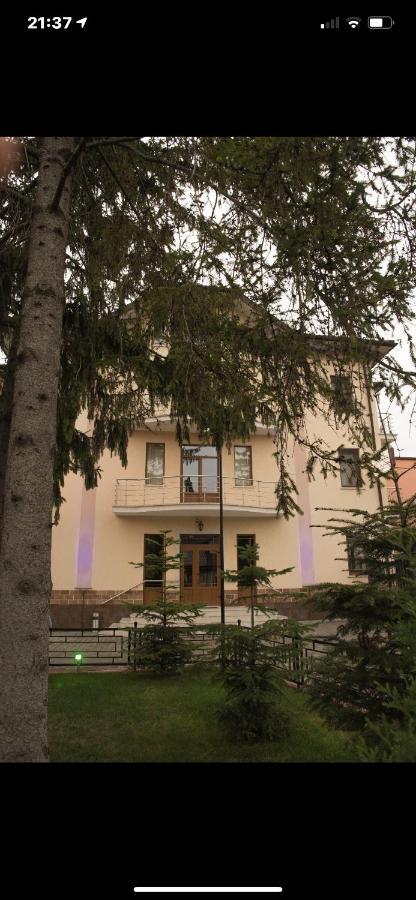 Готель Баронський Двір Chernivtsi Luaran gambar