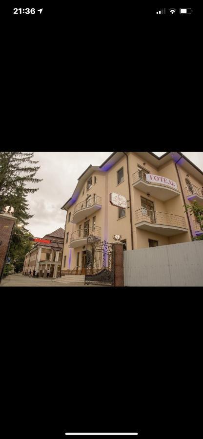 Готель Баронський Двір Chernivtsi Luaran gambar
